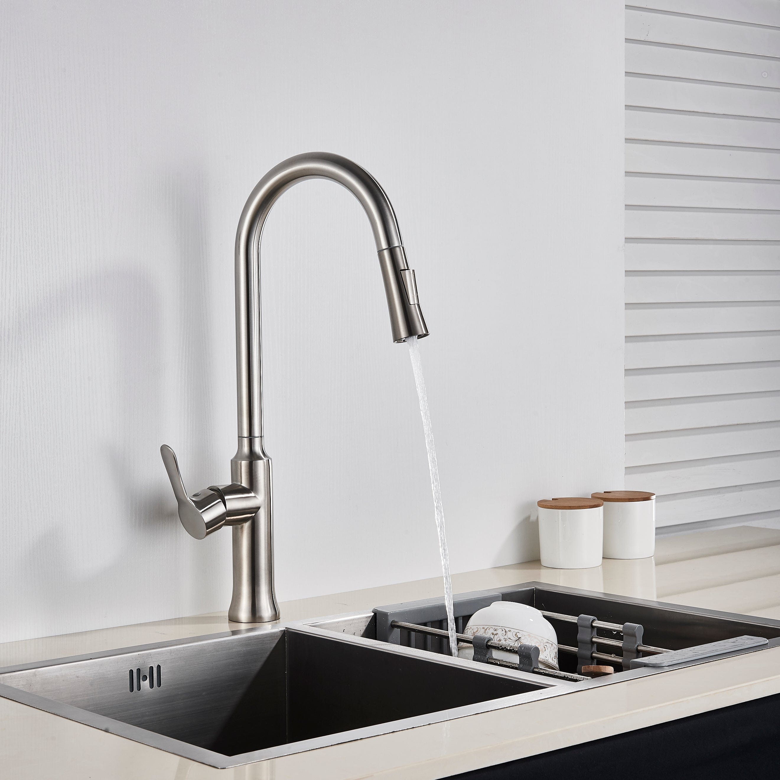 Baterie profesionala pentru bucatarie Herlich Chrome, cu 2 functii de curgere, dus extractibil, senzor tactil de pornire/oprire, argintiu nichelat