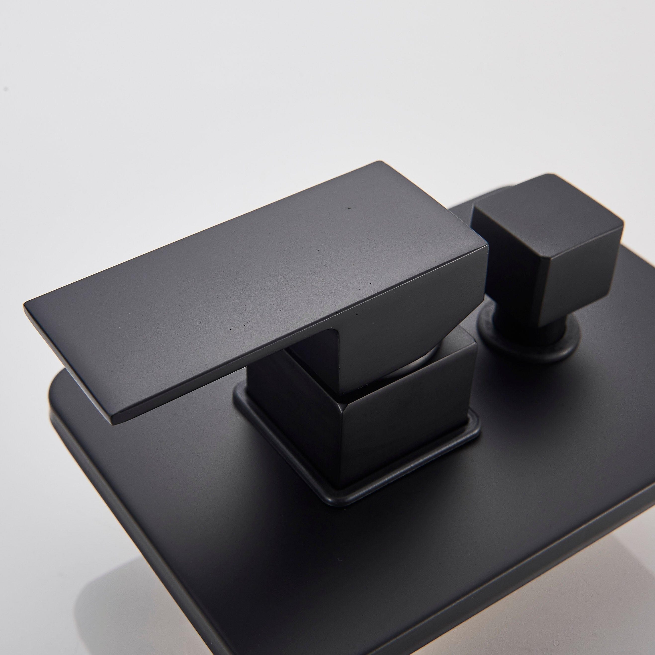 Set de dus negru incastrabil in tavan, cu para patrata 30 cm, 3 functii de curgere a apei