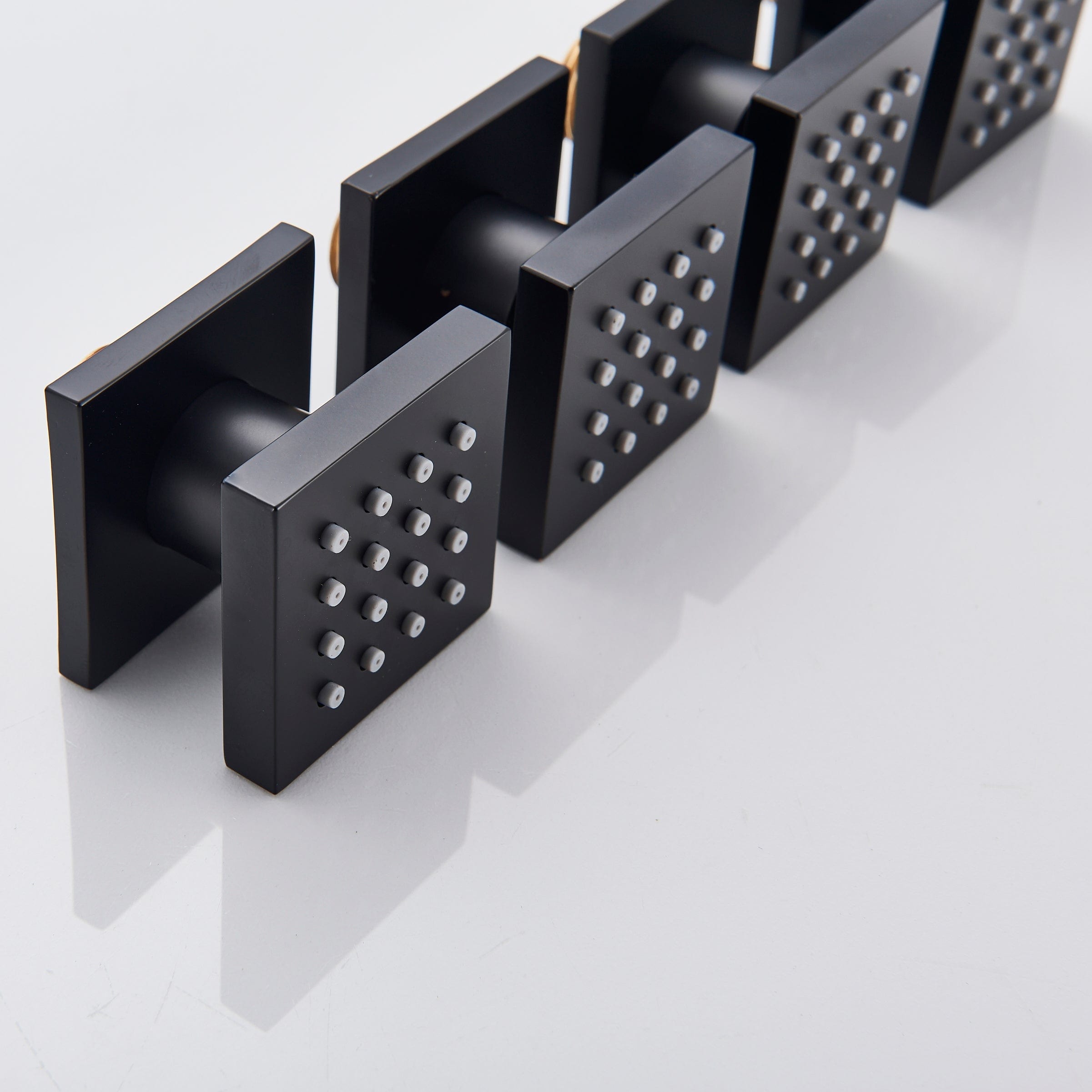 Sistem dus incastrat in tavan cu termostat, para patrata 50 cm, negru mat, 3 functii de curgere a apei si hidromasaj