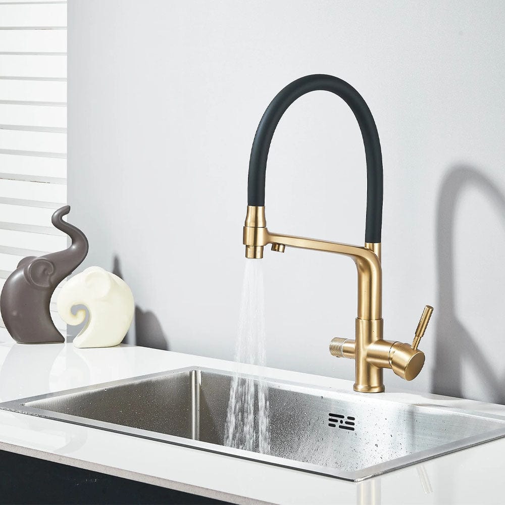 Baterie bucatarie cu 3 cai pentru filtru de purificare si 2 functii de curgere a apei, auriu/negru