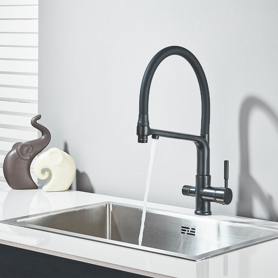 Baterie bucatarie cu 3 cai pentru filtru de purificare si 2 functii de curgere a apei, negru mat